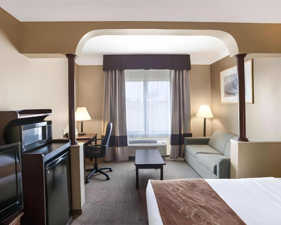 Comfort Suites Plainview Экстерьер фото
