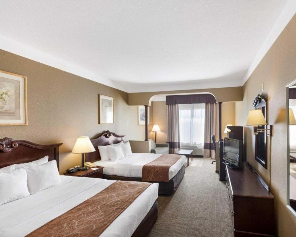 Comfort Suites Plainview Экстерьер фото