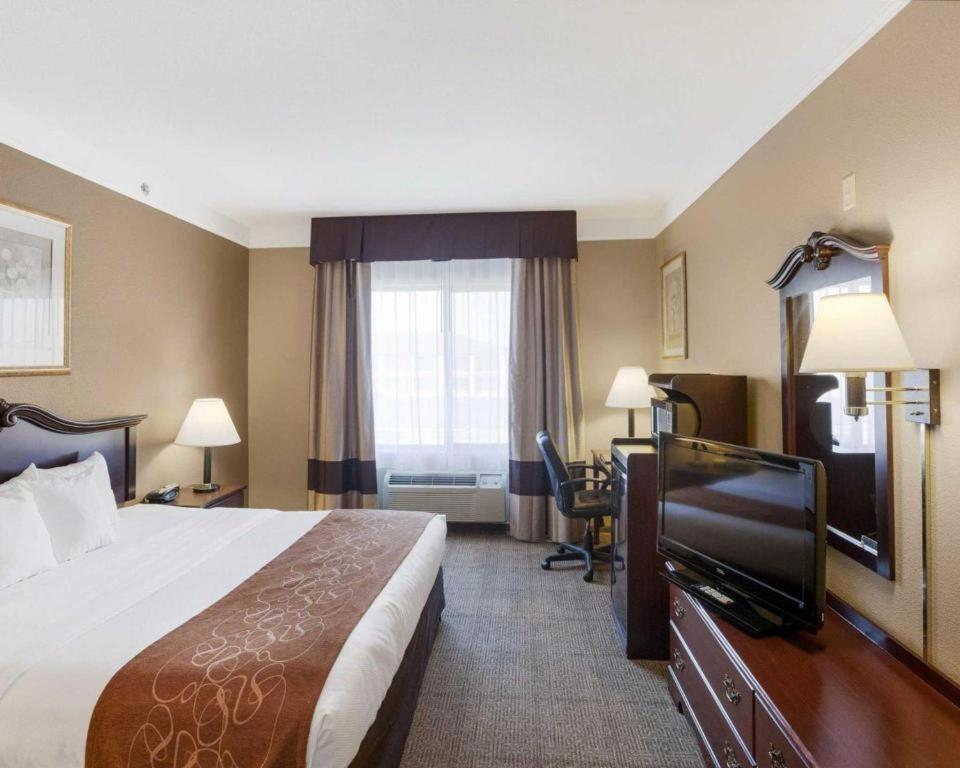 Comfort Suites Plainview Экстерьер фото