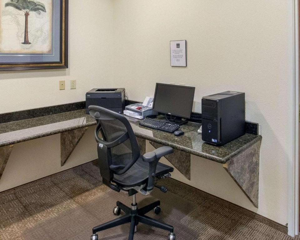 Comfort Suites Plainview Экстерьер фото
