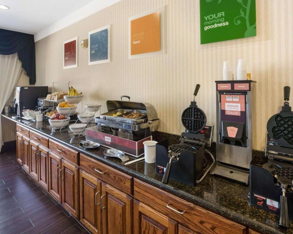 Comfort Suites Plainview Экстерьер фото