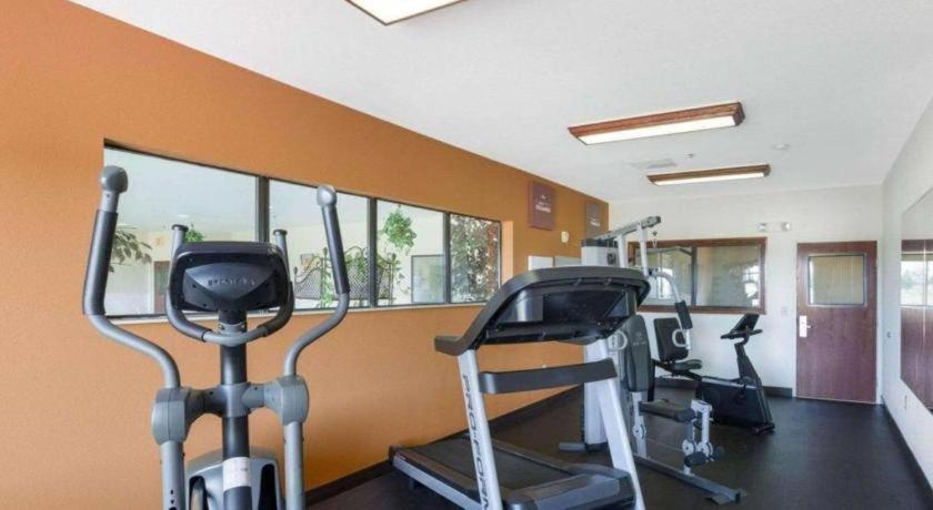 Comfort Suites Plainview Экстерьер фото