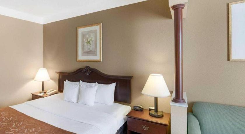 Comfort Suites Plainview Экстерьер фото