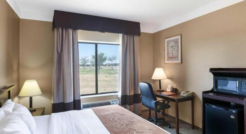 Comfort Suites Plainview Экстерьер фото